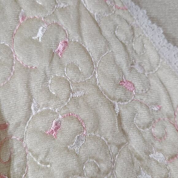 Simply Basic XL Nightgown pastel Yellow Embroidered‎ grandmacore Vintage sleep - Picture 4 of 5